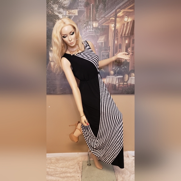 👗Women's Pre-loved Short-sleeved Dress 👗 - Picture 2 of 10